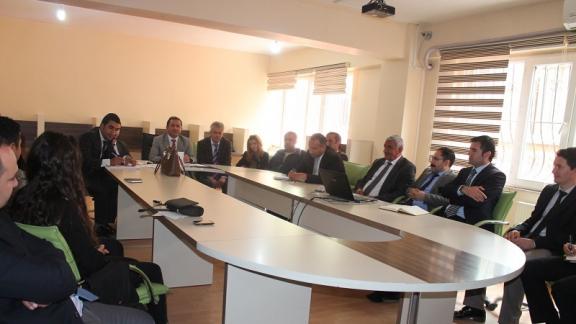 İlçe Milli Eğitim Müdürümüz Şemsettin PEHLİVANOĞULLARI Başkanlığında Okul Müdürleri ve Bina Sınav Sorumluları ile toplantı yapıldı.